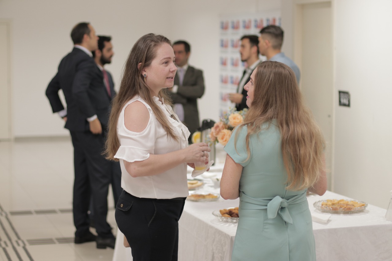 Diretoria da OAB Cascavel serve café da manhã para parabenizar atletas da subseção